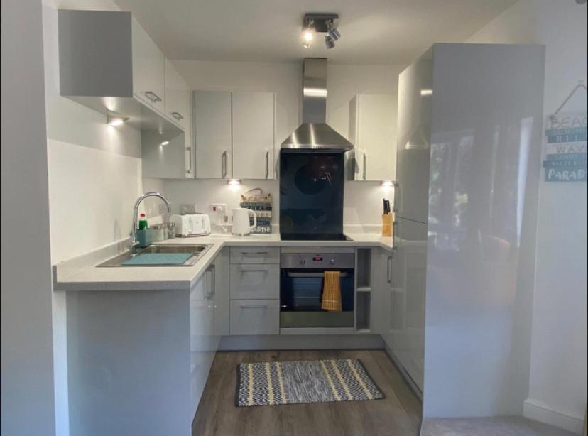 Luxury Modern 1Bed Sea View Apartment Rhôs-on-Sea Dış mekan fotoğraf